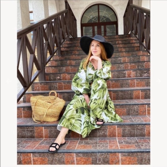 Blogger Fave Palm dress! INSTAGRAM/TRAVEL/Photoshoot dress😍😍😍 - Picture 2 of 3